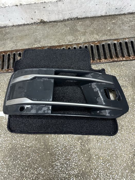 Audi Q7 4M 16-19г Оригинални решетки за халогените