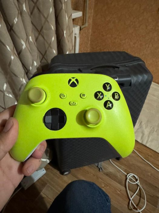 СРОЧНО Продается xbox series s