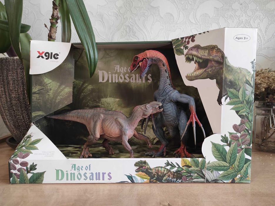 Фигурки динозавров: Набор Теризинозавр и Игуанодон