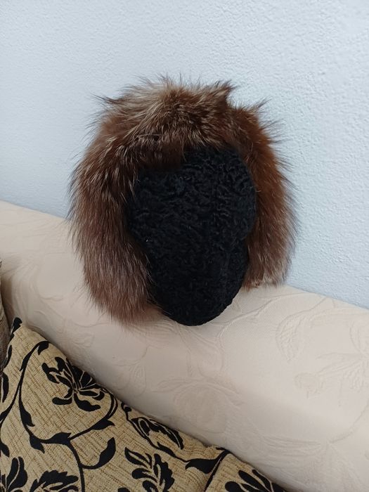 Căciulă vulpe polara si astrahan