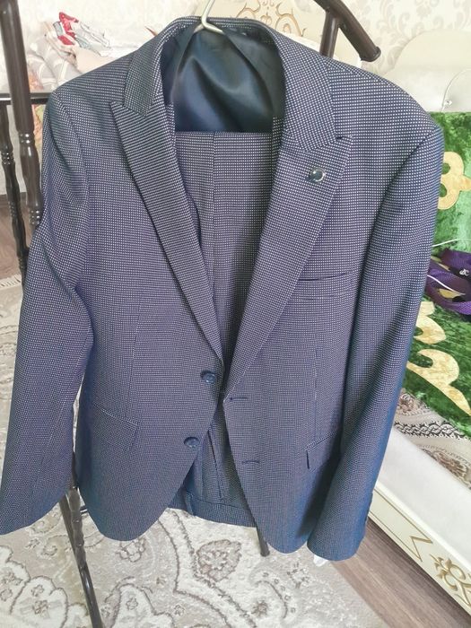 Продаю тройка новый