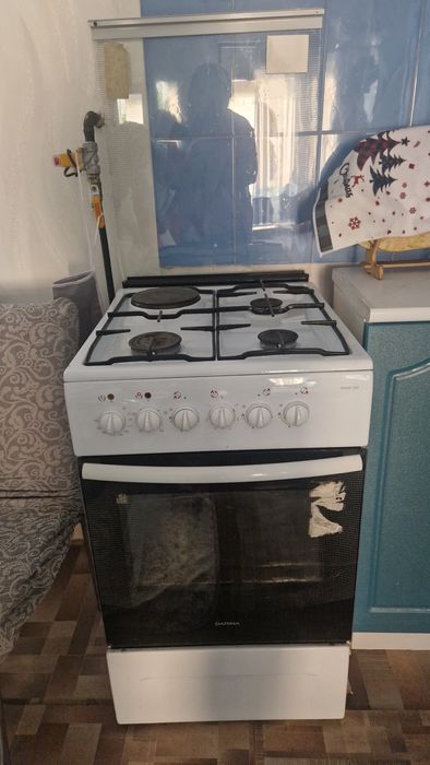 Продам газ плиту