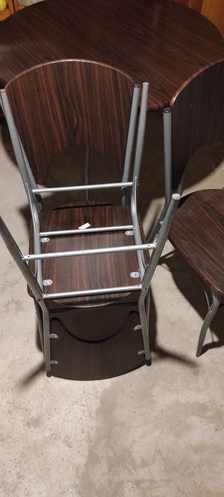 Vand masa cu 3 scaune