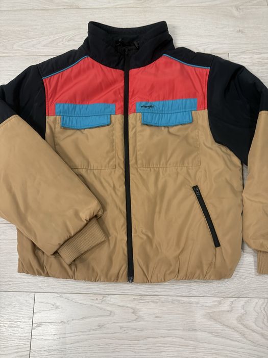 Уникално зимно цветно дамско яке на Wrangler