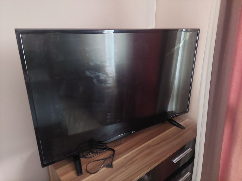 Телевизор LG 43"  Smart - за части