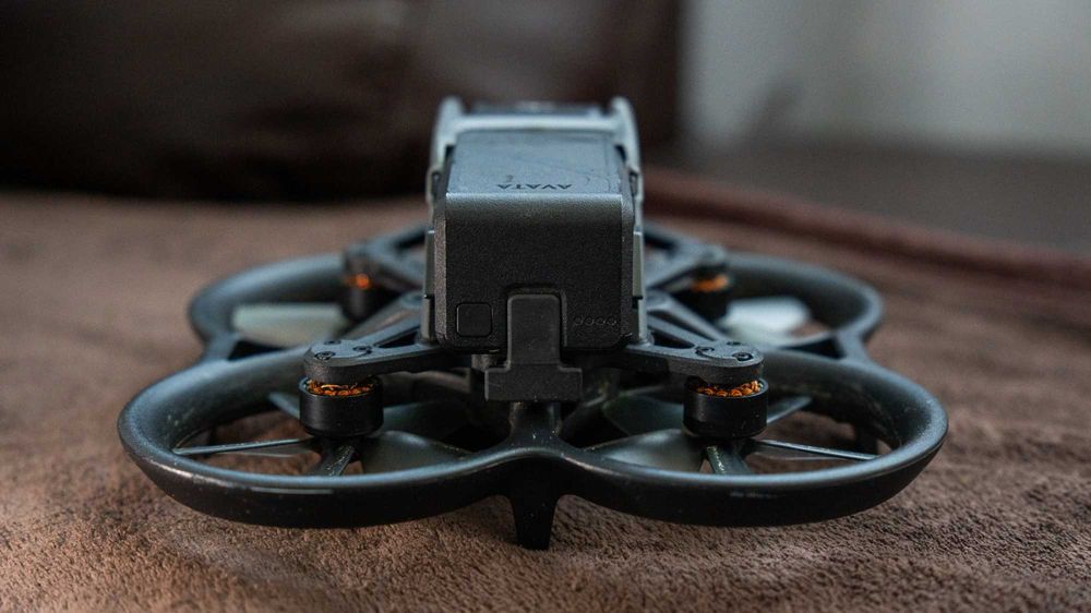 DJI Avata Full Set (Pro-View + FPV Controller + батерии + аксесоари)