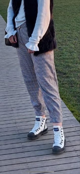 Pantalnoi in carouri