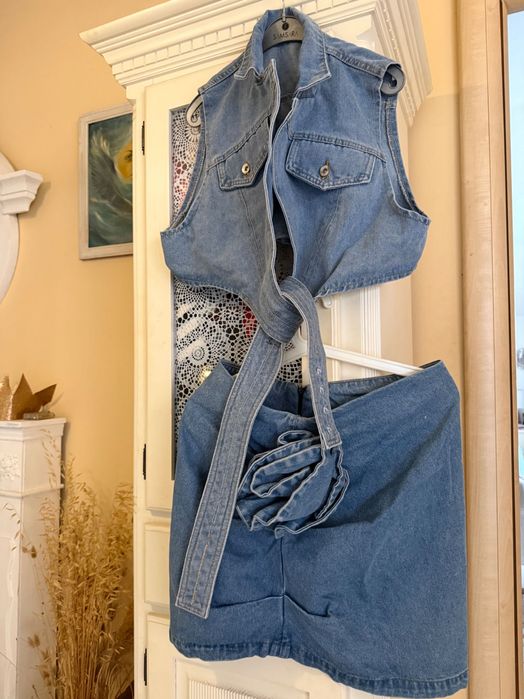 Set blugi cu fusta si vesta superb