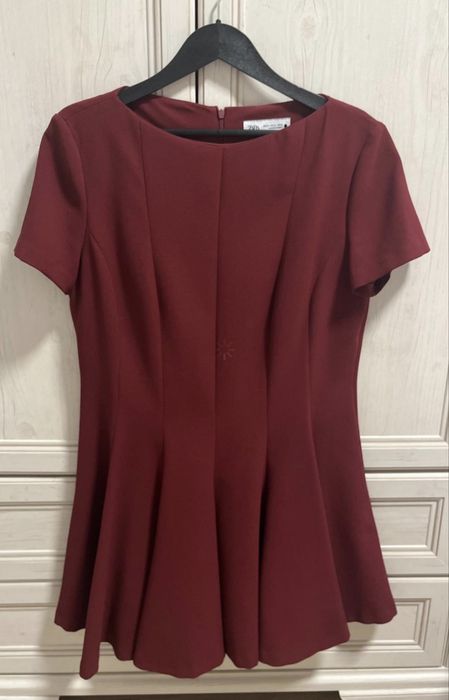Бордовое платье Zara