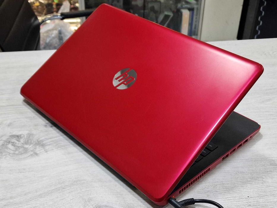 HP Notebook - 15-bs049nu / 1TB / 8GB RAM / i3-6006u