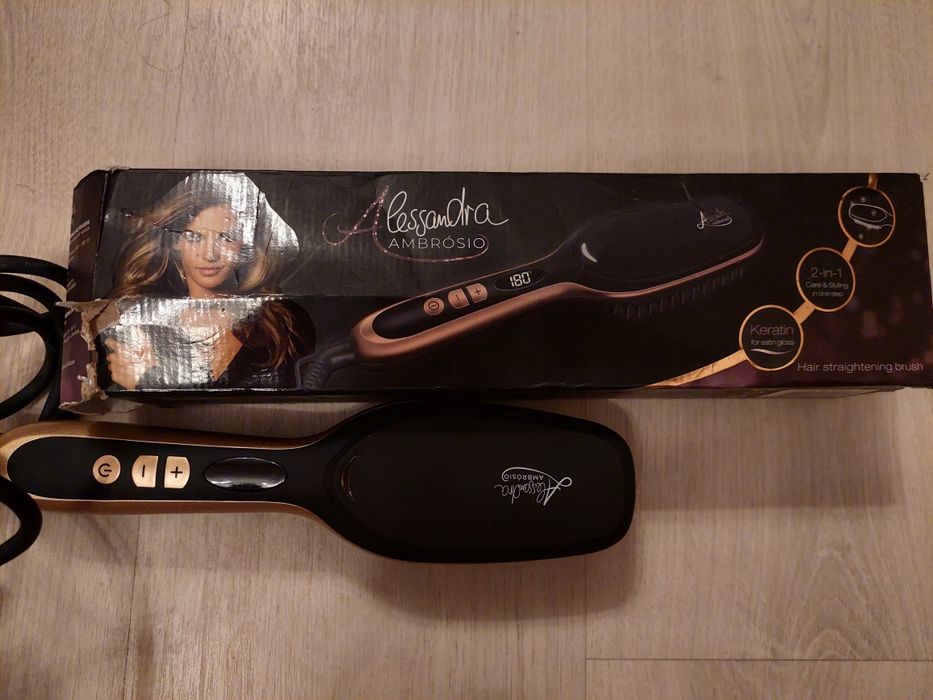 Четка за изправяне на коса