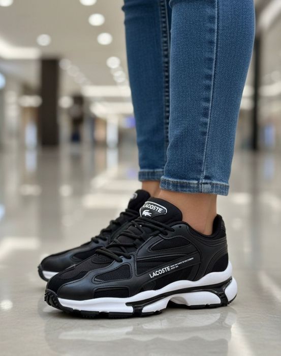Adidași  lacoste