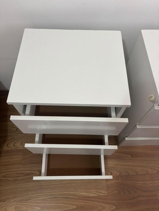 Noptiere albe Ikea
