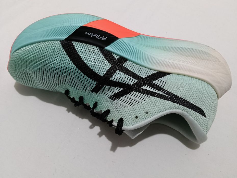 43,5  Asics Meta Speed Sky masura 43,5