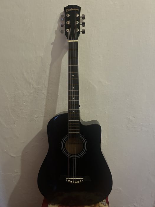 Акустическая гитара