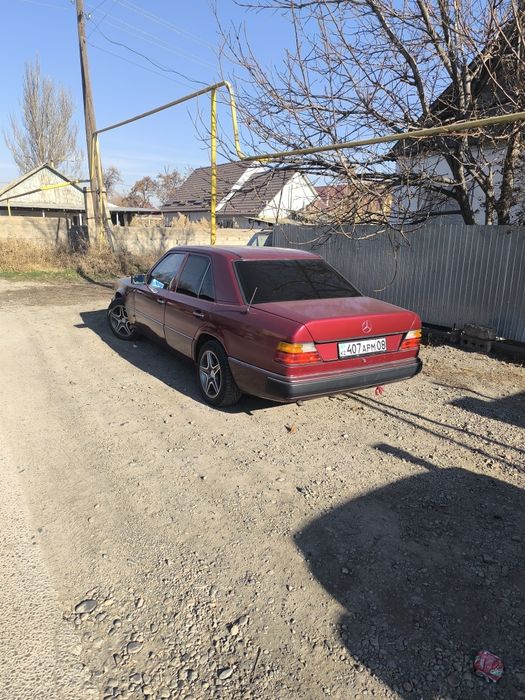Продаю мерс 124.