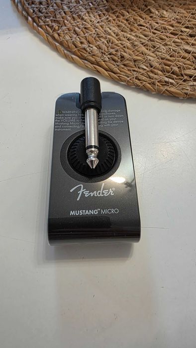 Fender mustang micro