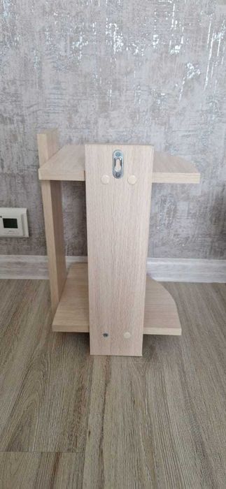 Продам полки угловые