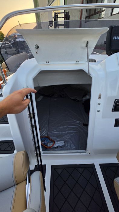 Barca sunrise 570 sundeck cu peridoc inmatriculat