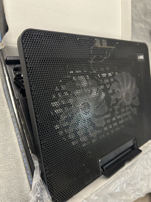 Cooler suplimentar pentru leptop