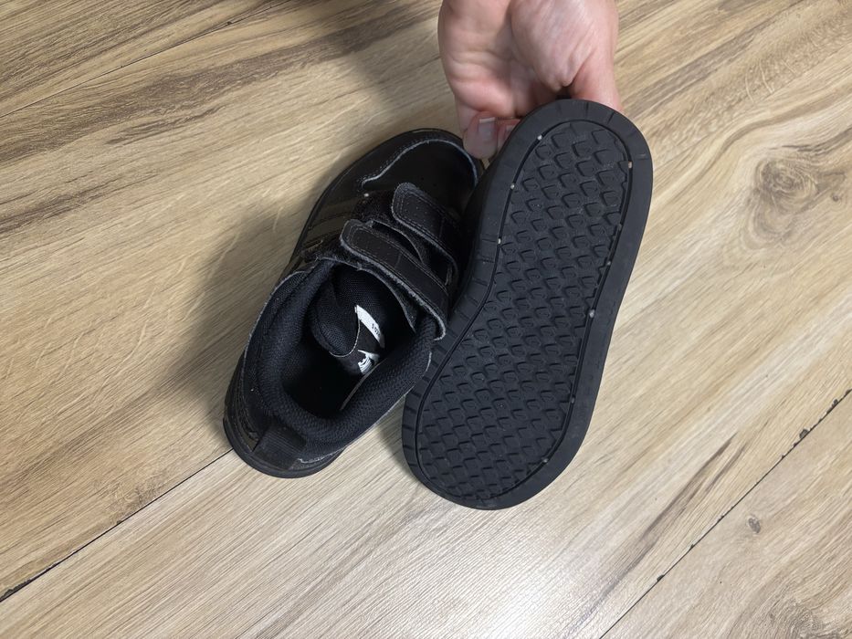 Adidasi / tenesi Nike