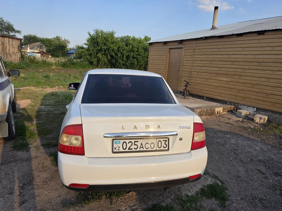 Продам приору 2, комплектация базовая