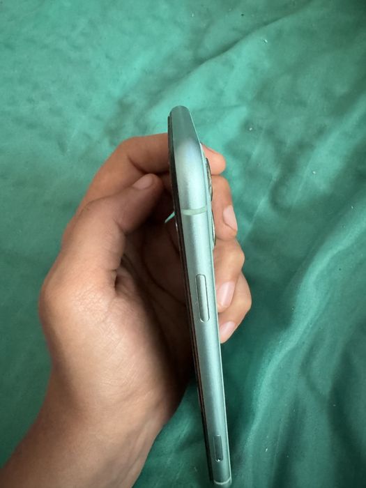 Vând sau schimb Iphon 11 Green 128 gb full box