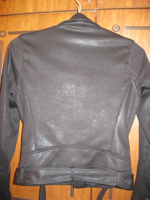 Куртки и джинсовка  на школьницу . Обмен