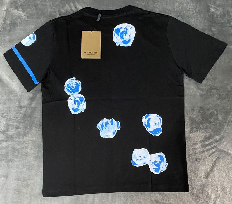 Vand tricou nou de barbati Burberry