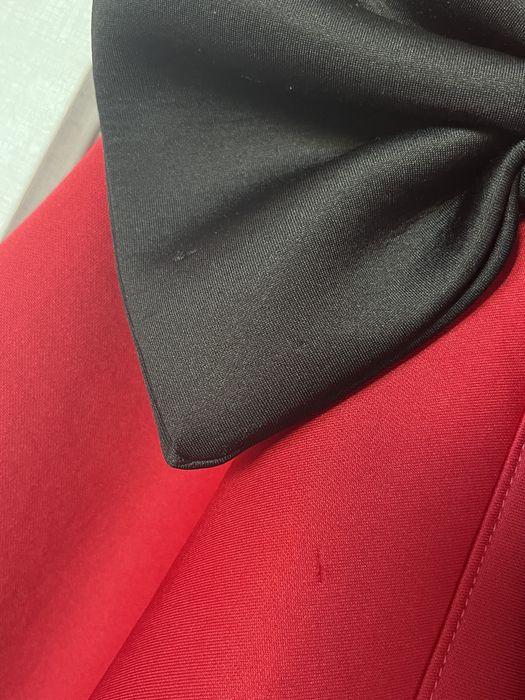 Кукленска рокля с панделна на кръста