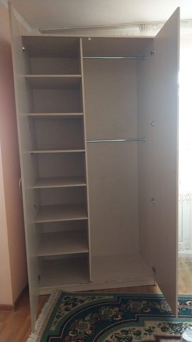 Продаю шифоньер в спальню