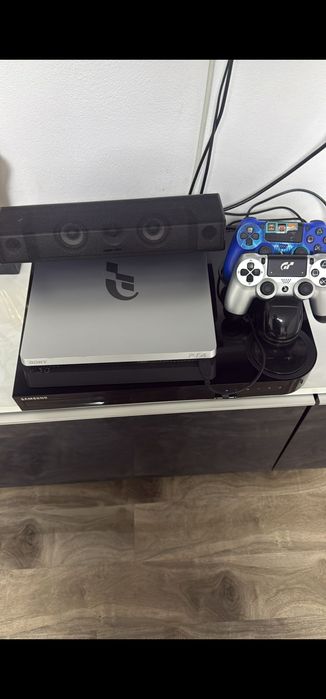 Vând PlayStation 4 – Ediția Gran Turismo