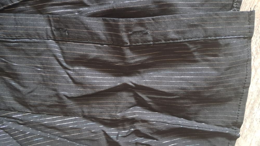 Дамска Черна Риза с Яка на сребристи тънки раета