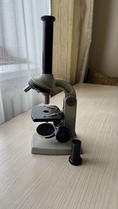 Микроскоп советский