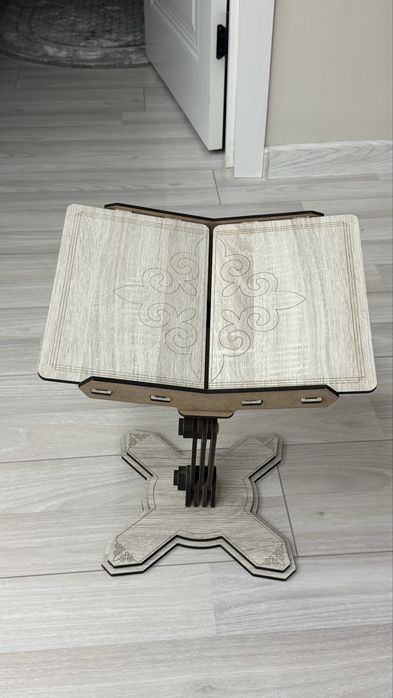 Для чтение корана подставка