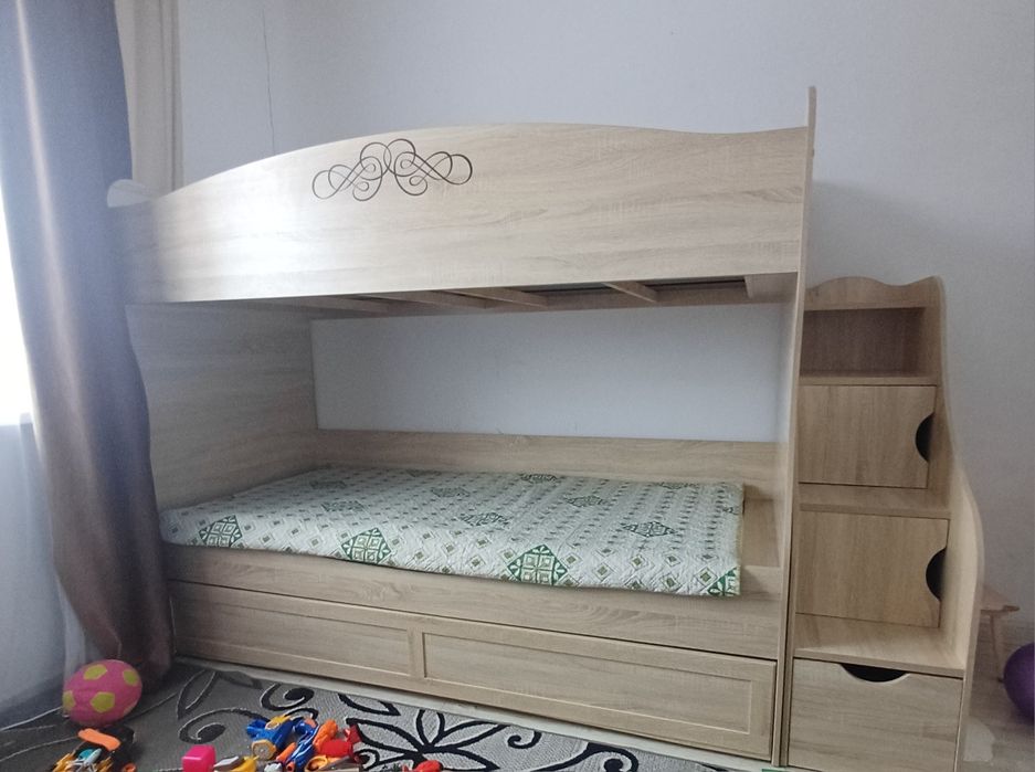 Продам кровать двухяростная