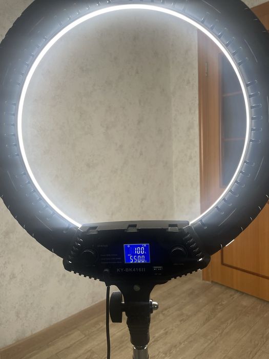 Продаю кольцевую лампу