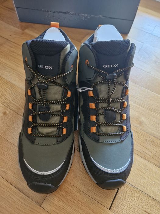Нови  боти Geox номер 37