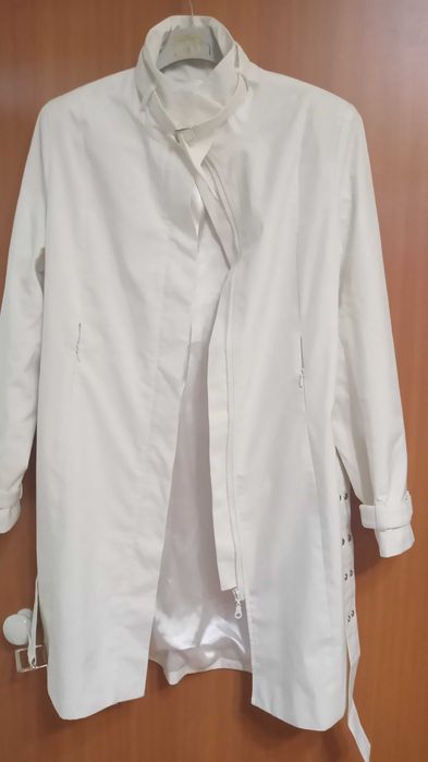 Тренч Белый плащ