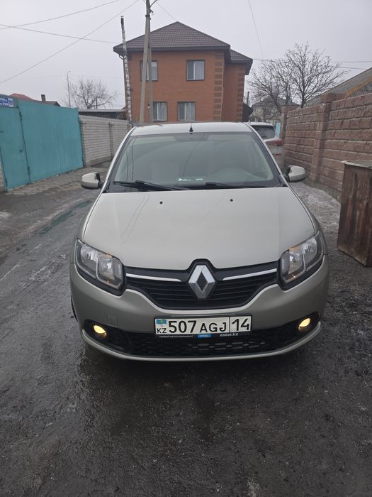 Рено сандеро 2015 год на полном хочу в отличном состоянии