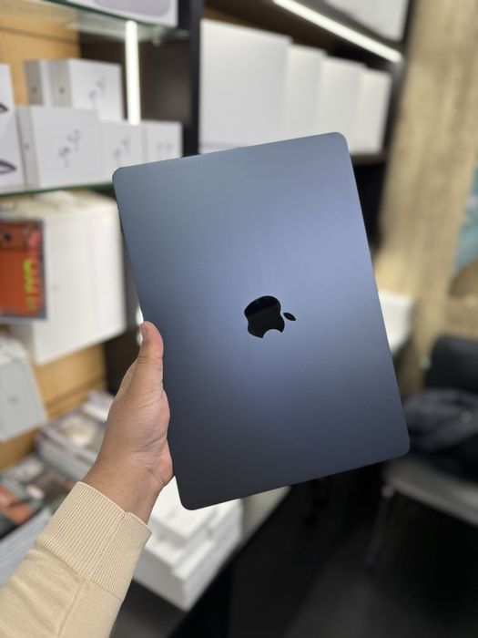 MacBook Air 13 inch M4   16/256  B/U