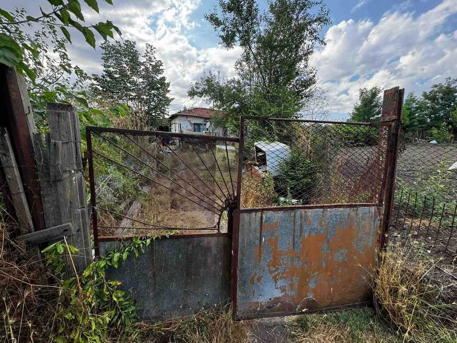 Продава се едноетажна къща