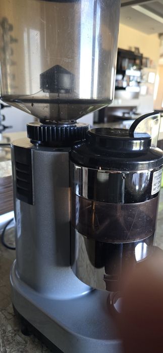 Професионална кафемелачка