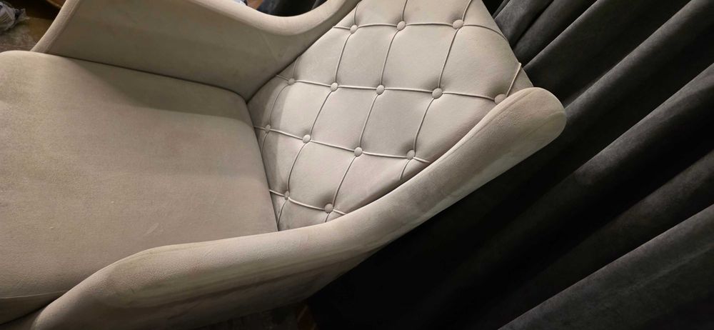 Фотьойл. В много добро състояние.