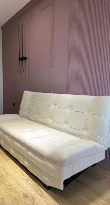 Продам диван в зал