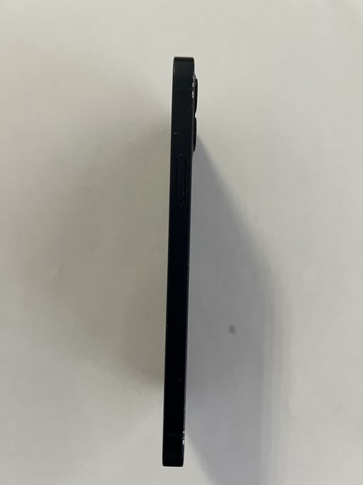 Продам Iphone 12