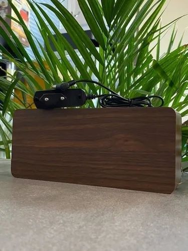 Настольная электронный часы