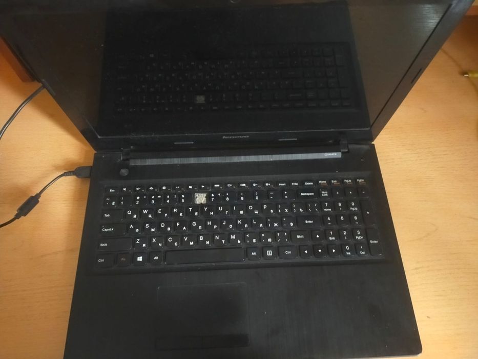 Ноутбук,работает идеально