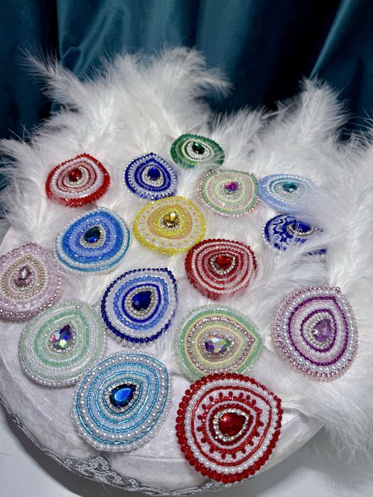 Үкі / Уки заколки / Бутоньерки