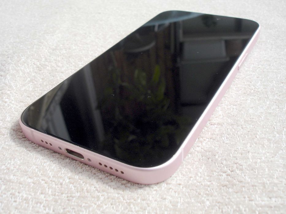 Смартфон iPhone 15, A3090